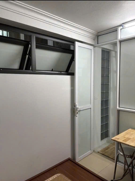 Cho thuê nhà ngõ 190 Lò Đúc, 3 tầng, 5 Triệu mới cứng ở gđ, nhóm nữ ít người 4.5 Triệu - Ảnh 1
